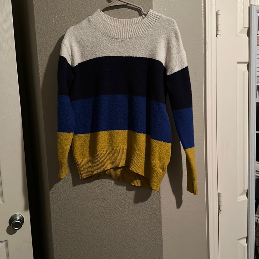 Old navy sweater